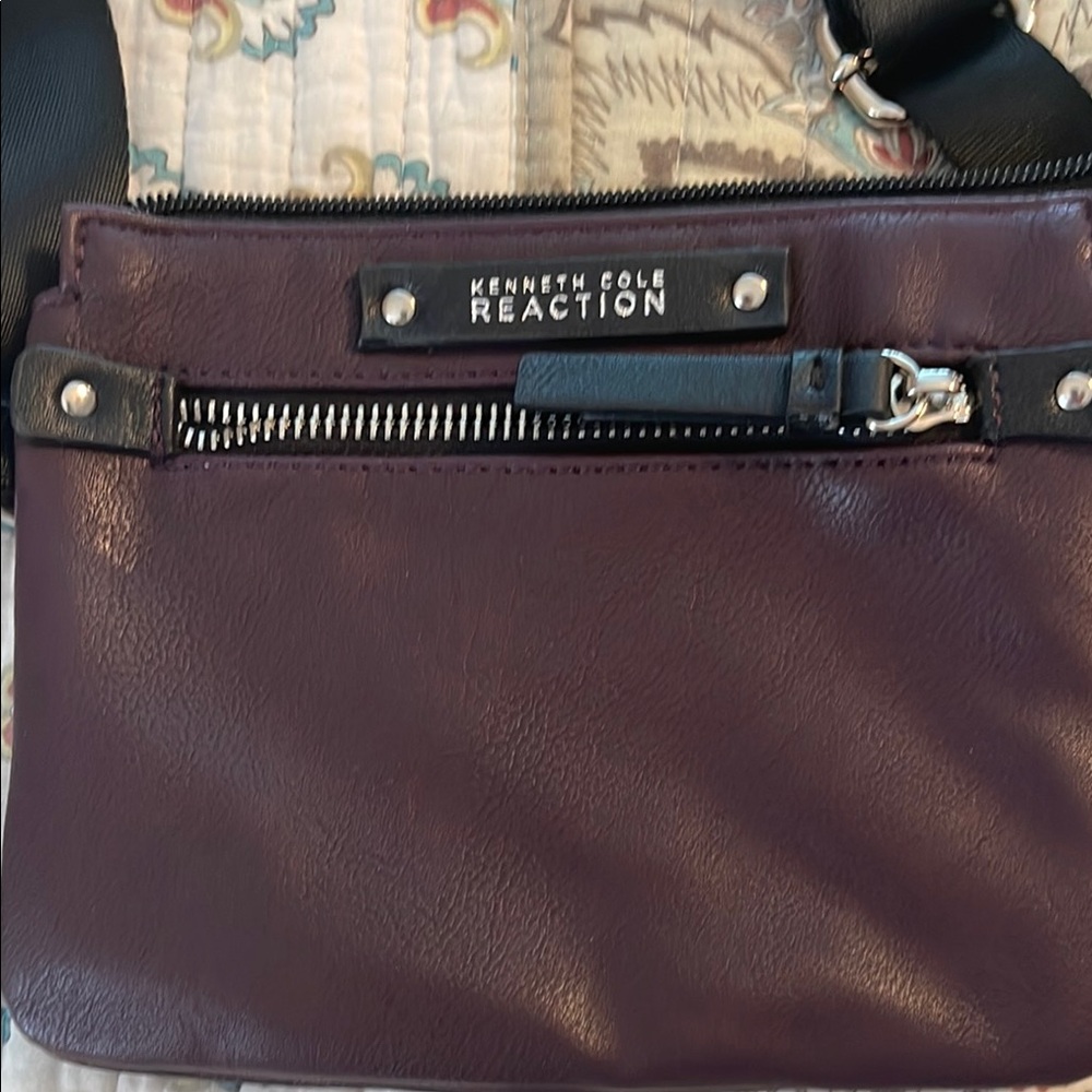 Kenneth Cole Reaction Purple Belt Bag with Sleek Design